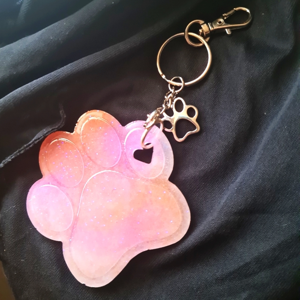 Pawprint glow keychain